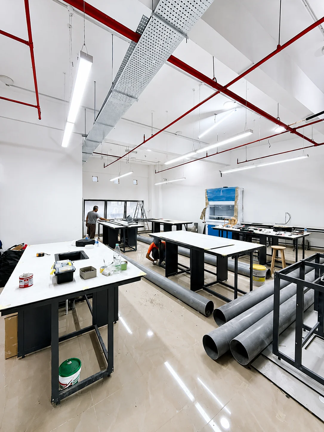 Completed laboratory interior showing coordinated planning, furniture and installation.